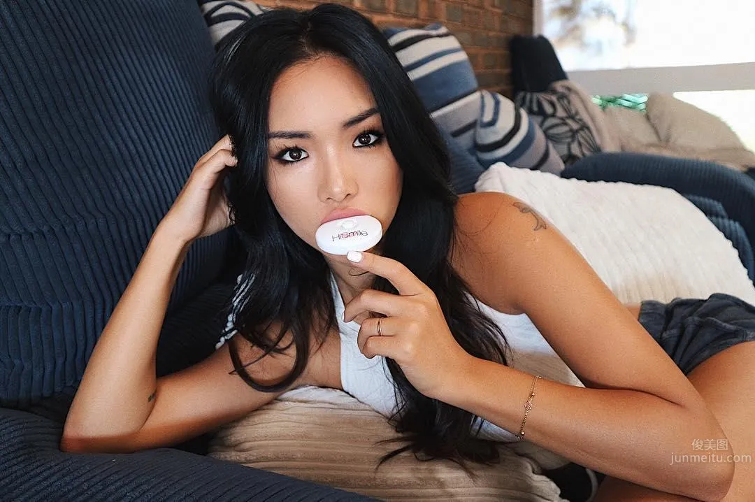 韓籍辣妹Chailee Son 小麥色皮膚與馬甲線 41
