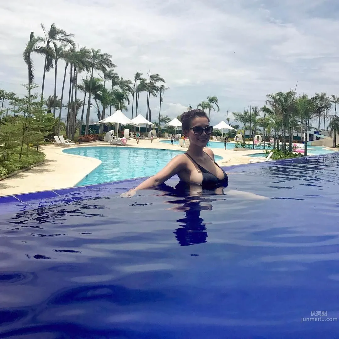 菲律宾美人Sunshine Guimary 杜拜帆船酒店大秀浑圆美胸_9