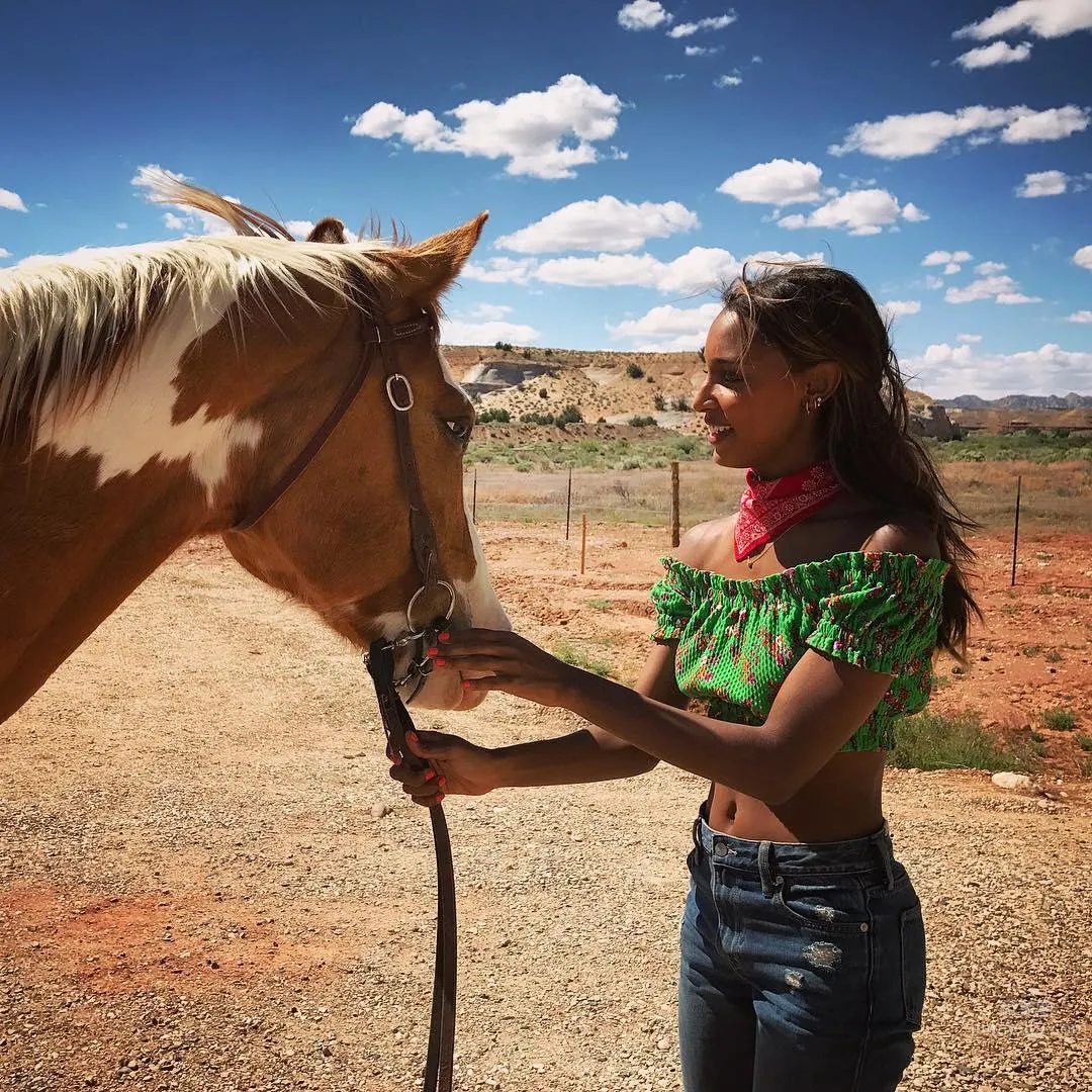 Jasmine Tookes- IG私房美照 11