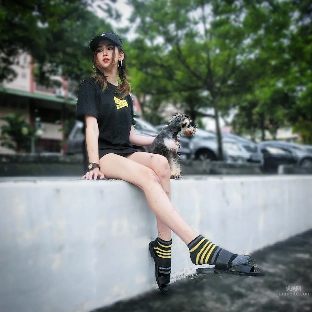 Malaysian Johor Beauty Li Jiali, Star-Like Elegance with Unfathomably Deep Cleavage photo 13