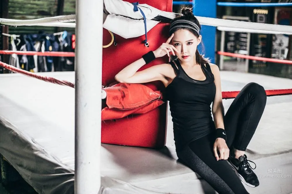 Yoon Ae Ji- 香汗淋漓的運動型寫真 15