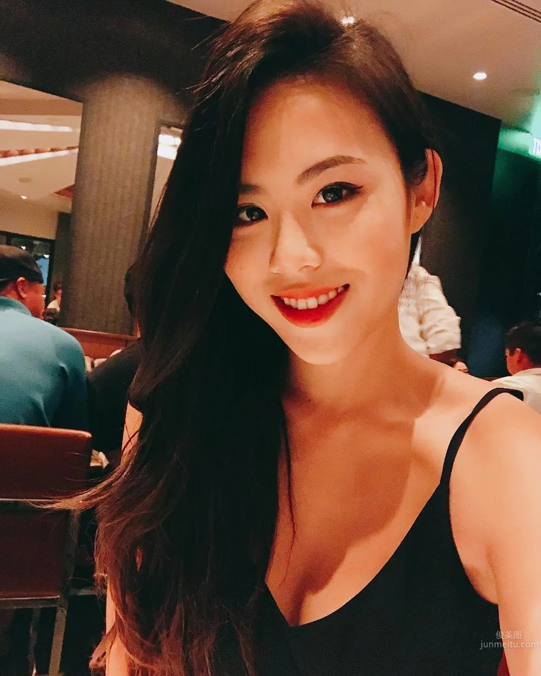 Hong Kong Beauty Mandy Ng, Red Bikini Beach Stroll photo 12