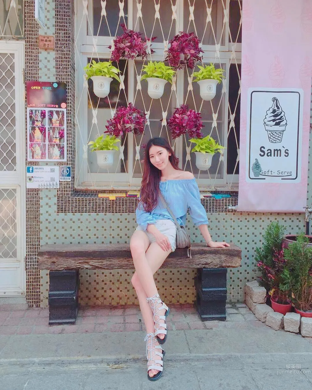 Taiwan Model He Weizhen Peerless Beautiful Legs Private Shoot photo 11