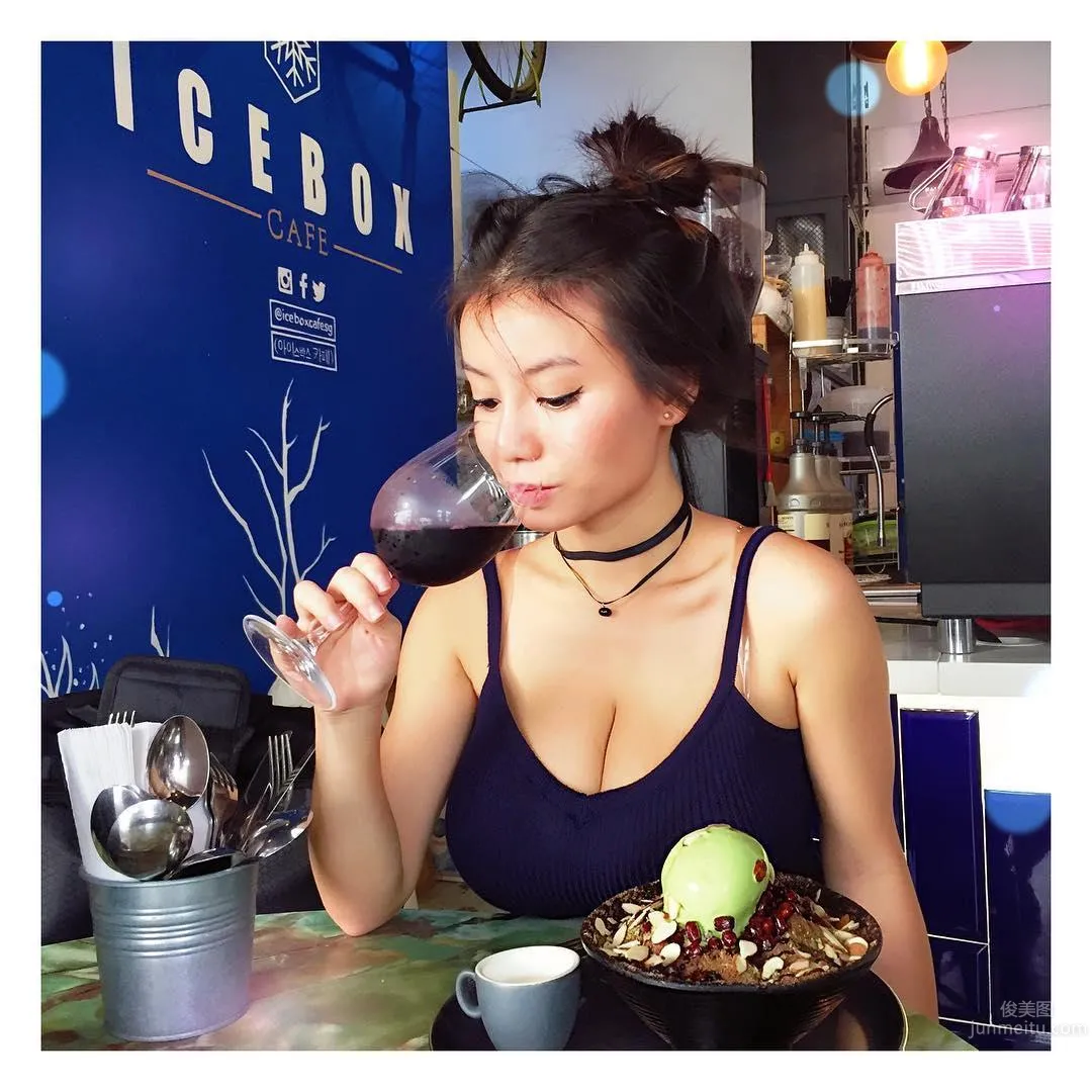 新加坡正妹VerySallyish 美女部落客的魔鬼身材 8