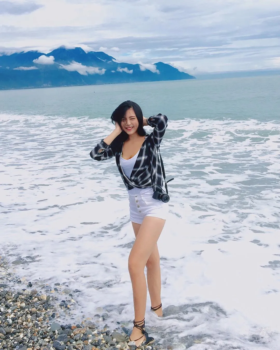 Pretty Girl Chen Pinyan Playing in the Water by the Japanese Seaside, Releasing the Healthiest and Most Beautiful Figure on the Beach photo 13