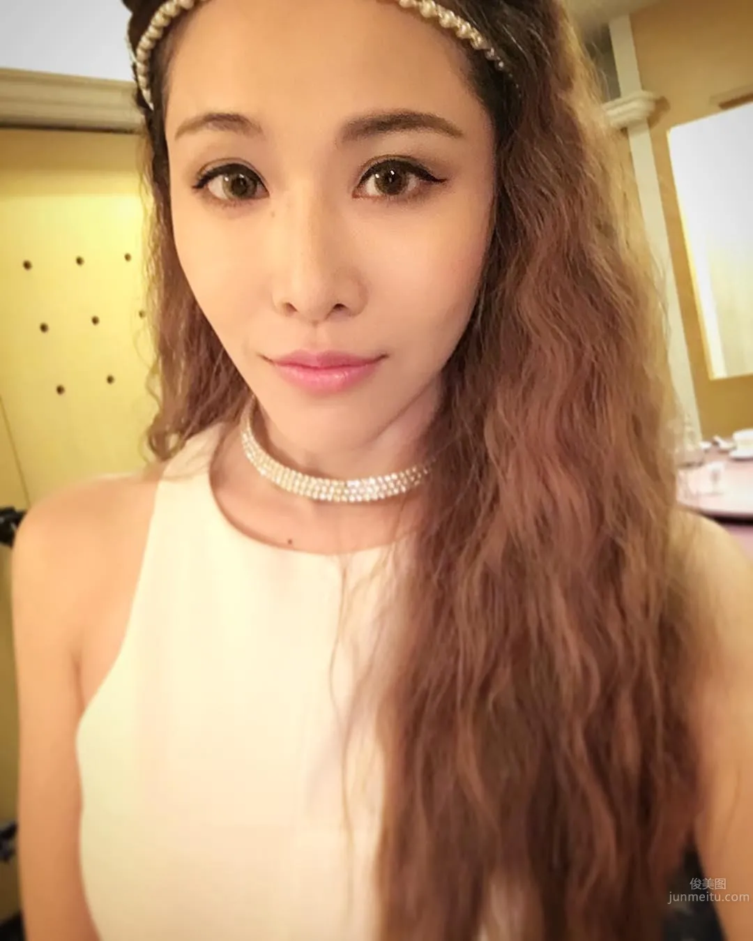 Yaya Swee - Member of Sexy Girl Group Luxy Girls photo 1