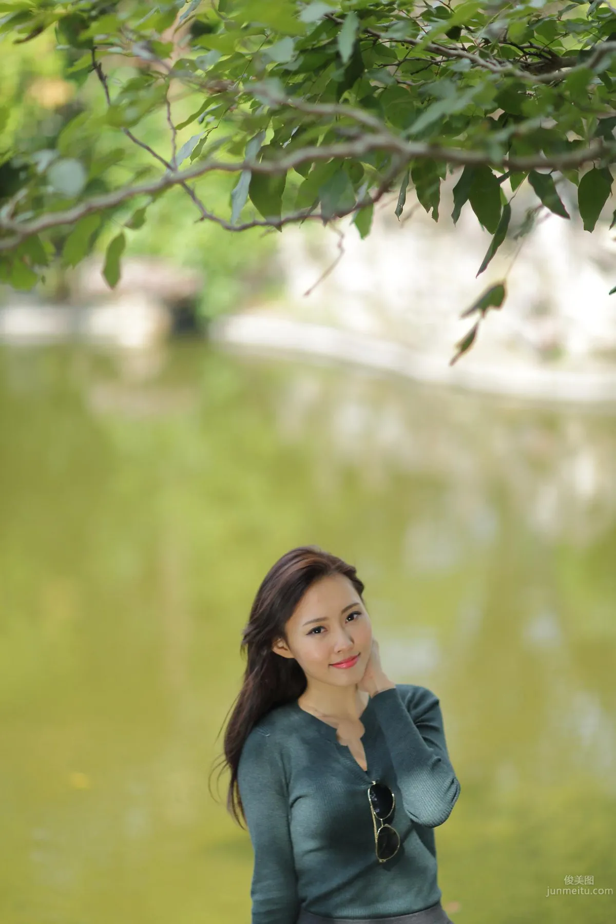 Guo Minwen - Mature Woman Photos, Wearing Less and Less photo 12