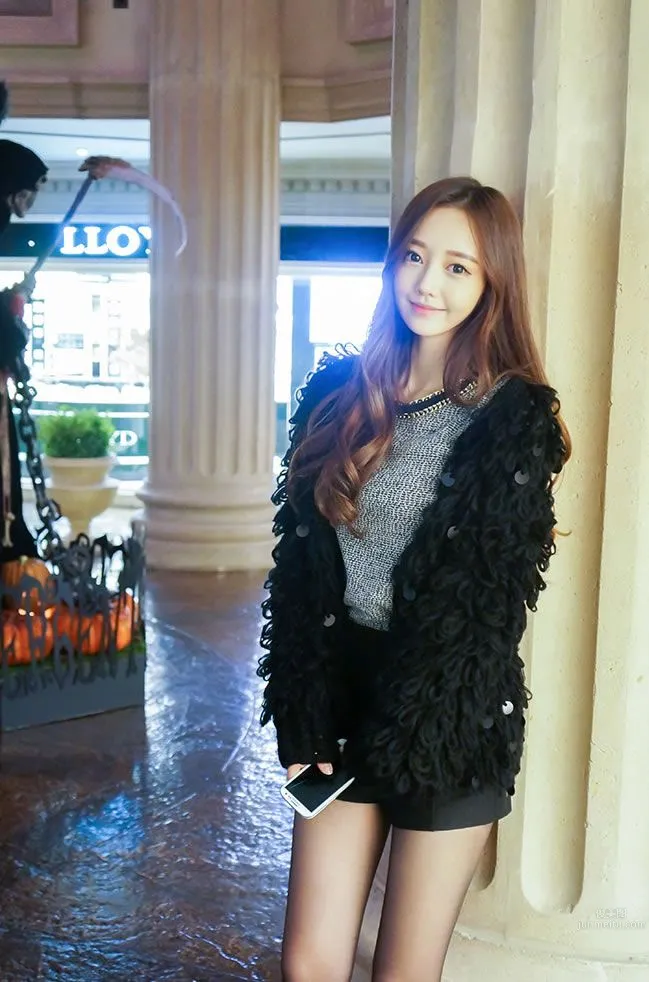 Son Yoon Joo - 2013 HD Photo Selection 200P photo 2
