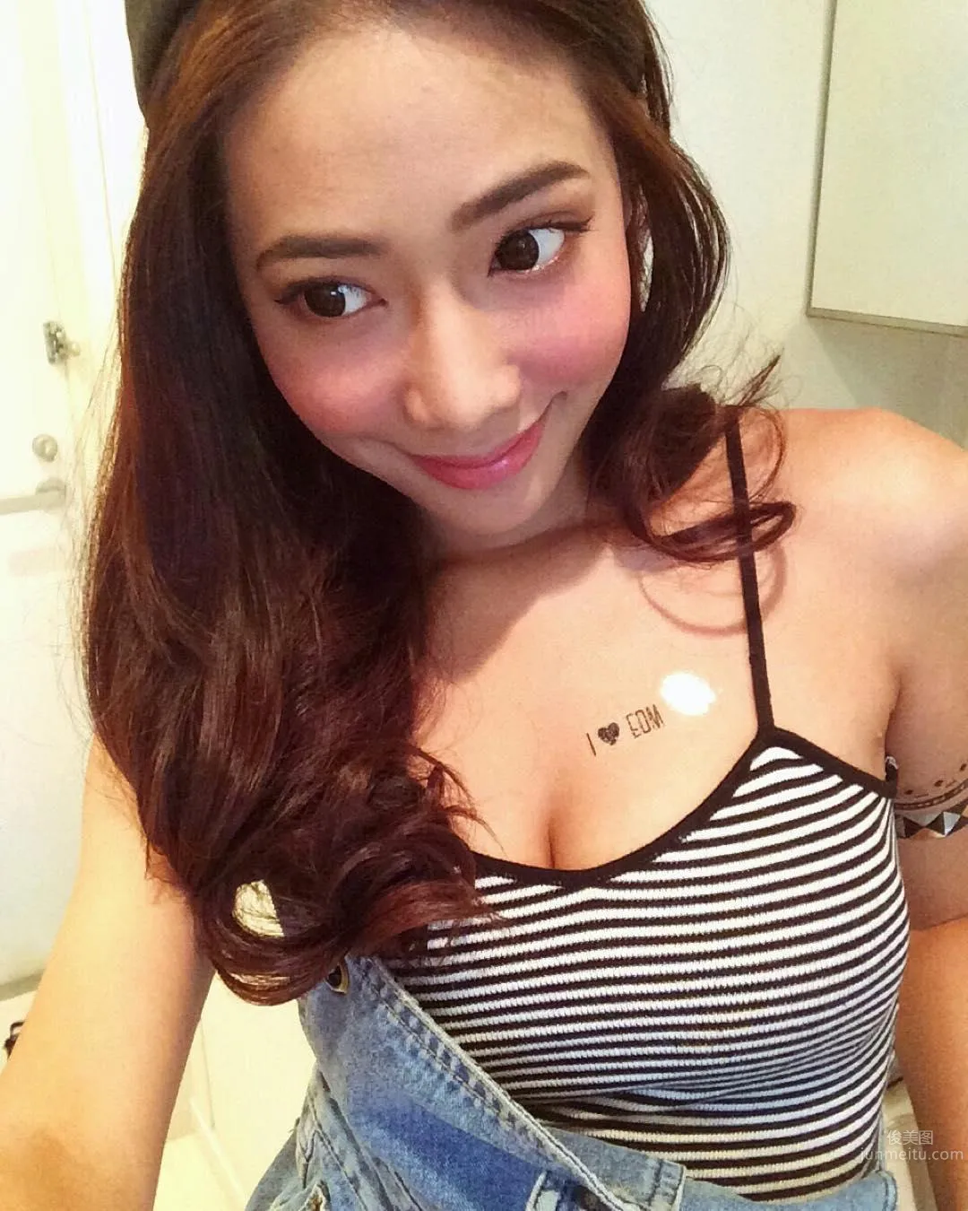 Mixed-Race Taiwanese Girl Yi Qian, Tank Top Invincible Combo photo 17