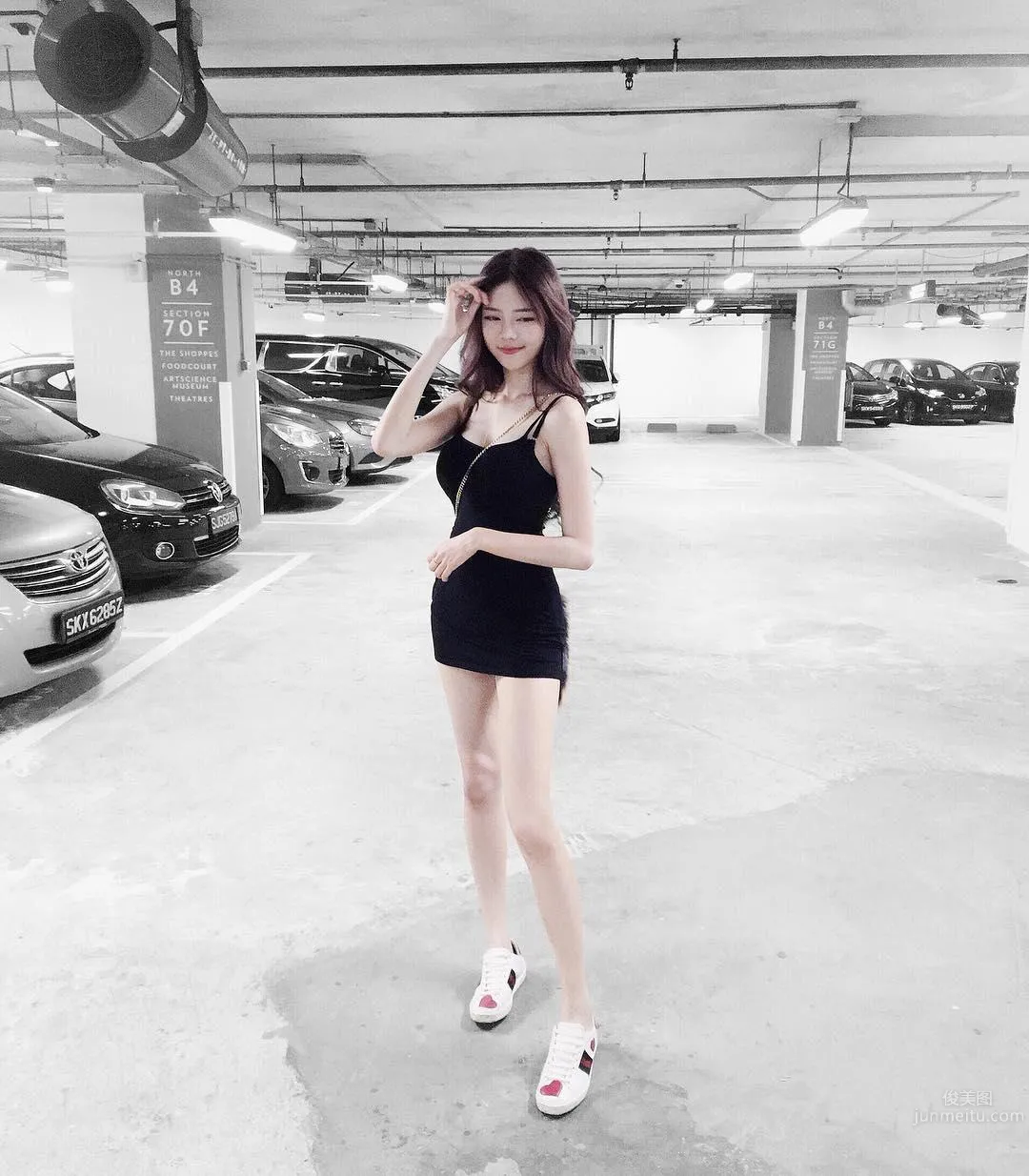 Singapore Beauty Wang Xueting, Snowy Skin and Long Slim Legs Are Super Eye-Catching photo 26