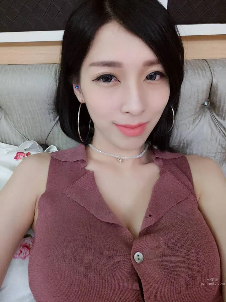 台灣正妹薇恩Vayen 綁帶衣就是有魔力 24