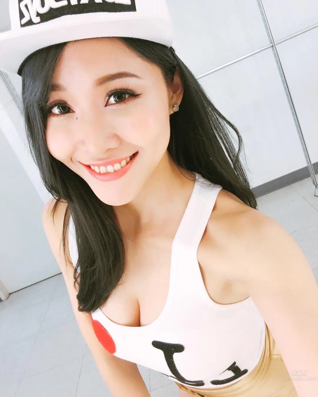 Yaya Swee - Member of Sexy Girl Group Luxy Girls photo 13