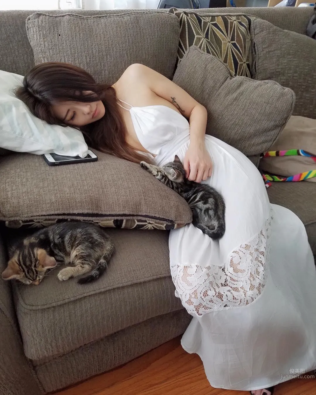 法律系正妹凱西Kassie 超正臉蛋完美身材 10