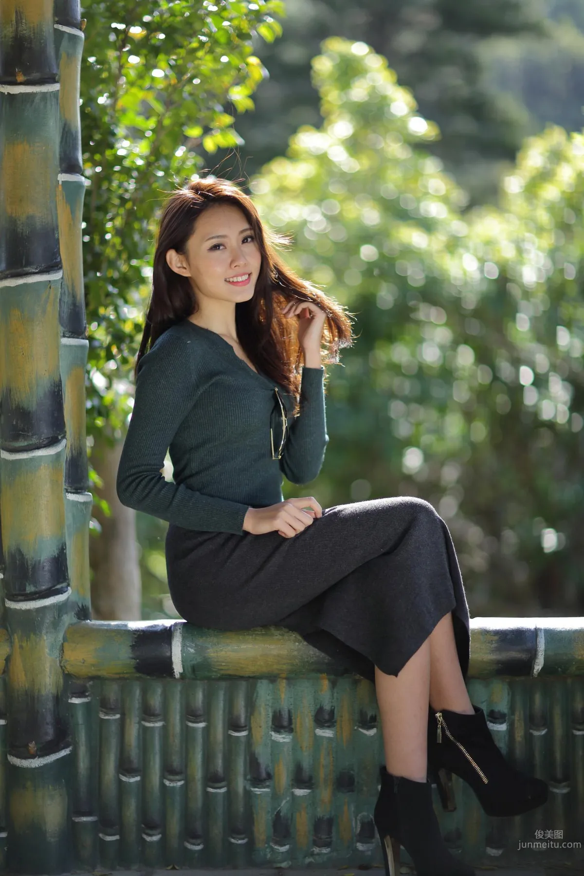 Guo Minwen - Mature Woman Photos, Wearing Less and Less photo 22