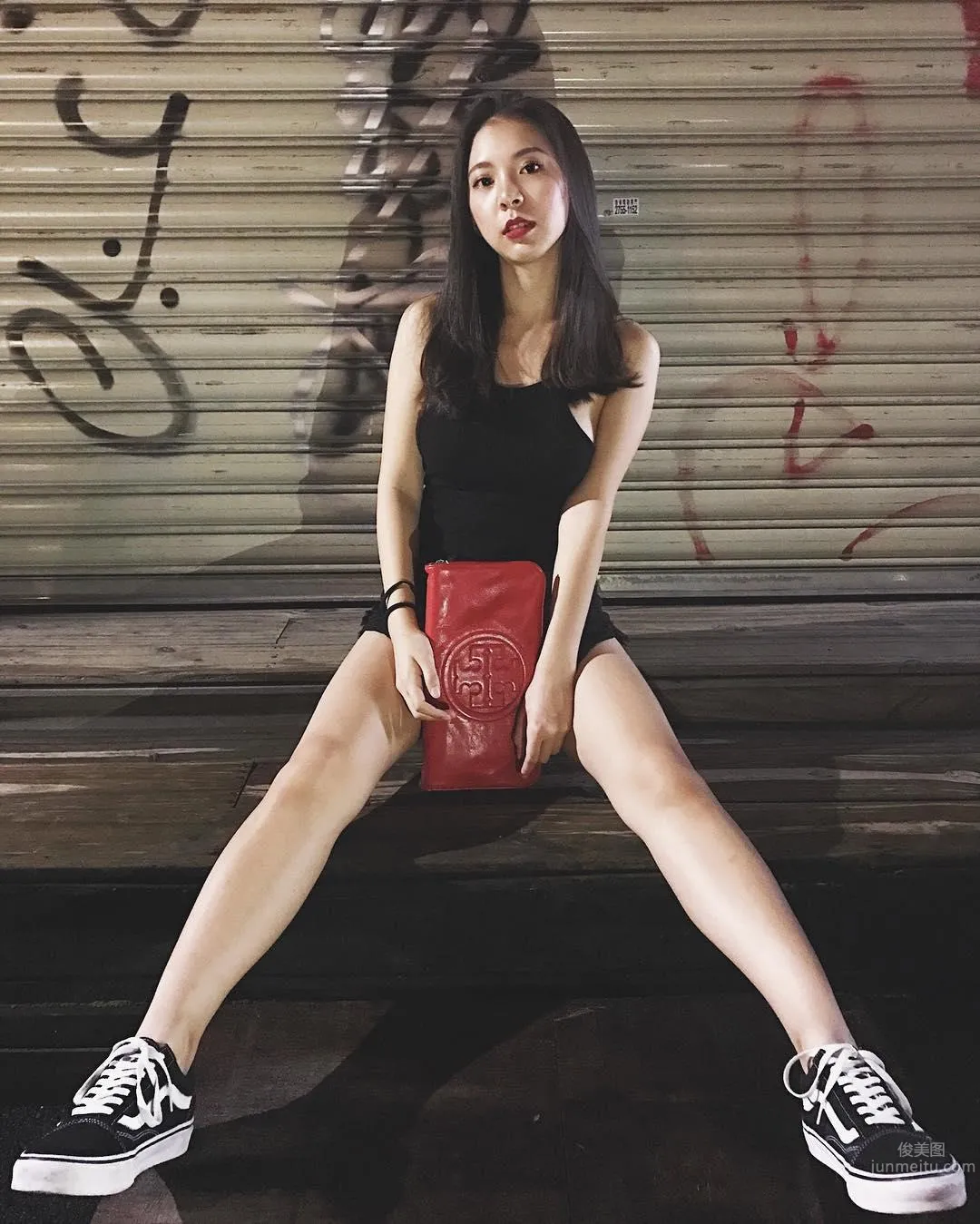 乌石港E级正妹VanessaYao 沙滩最辣眼睛的好身材_15