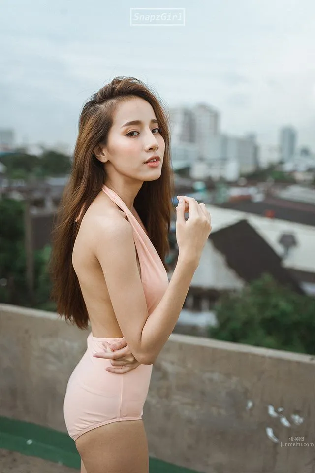 咖啡女神Pichana Yoosuk 圍裙藏不住的性感 91