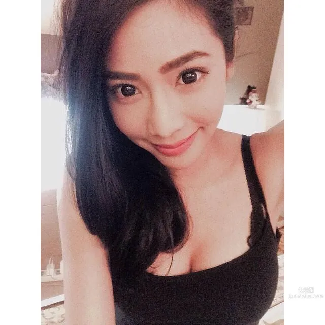 Mixed-Race Taiwanese Girl Yi Qian, Tank Top Invincible Combo photo 30