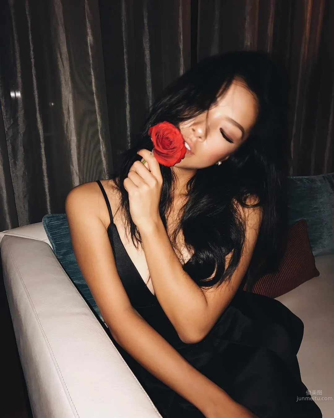Golf Sweetheart He Muni, Super Popular Chocolate Beauty photo 13