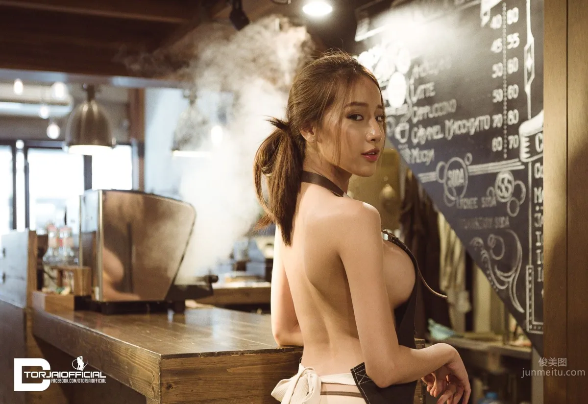 咖啡女神Pichana Yoosuk 圍裙藏不住的性感 11
