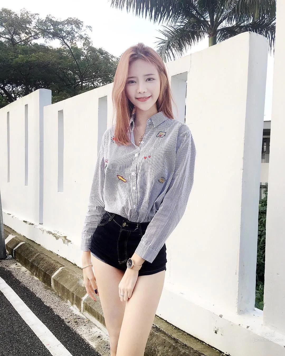 Singapore Beauty Wang Xueting, Snowy Skin and Long Slim Legs Are Super Eye-Catching photo 18