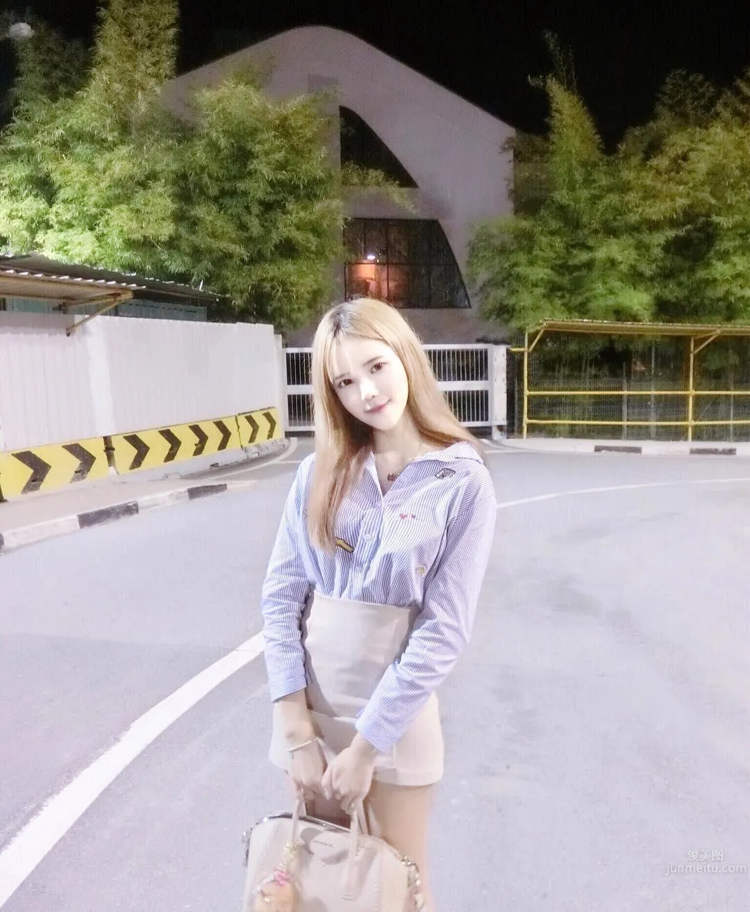 Singapore Beauty Wang Xueting, Snowy Skin and Long Slim Legs Are Super Eye-Catching photo 2