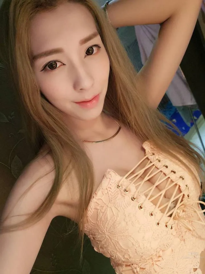 台灣正妹薇恩Vayen 綁帶衣就是有魔力 14
