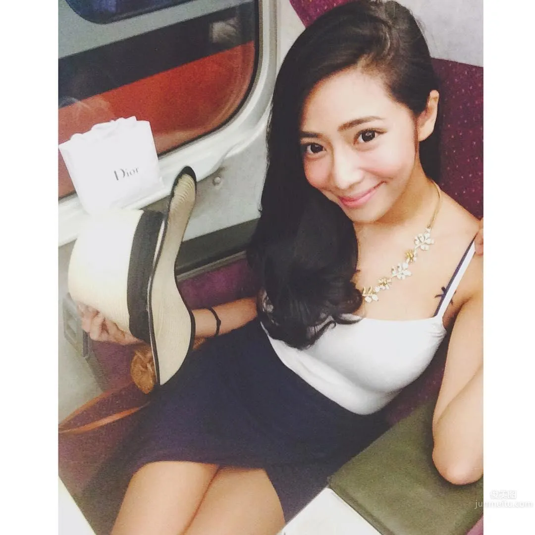 Mixed-Race Taiwanese Girl Yi Qian, Tank Top Invincible Combo photo 22