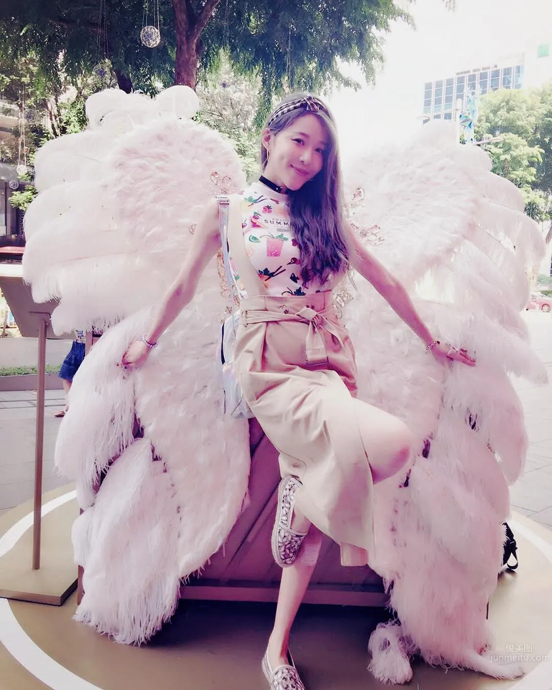 Yaya Swee - Member of Sexy Girl Group Luxy Girls photo 5
