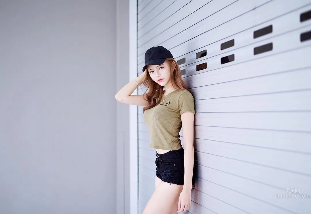 Singapore Beauty Wang Xueting, Snowy Skin and Long Slim Legs Are Super Eye-Catching photo 10