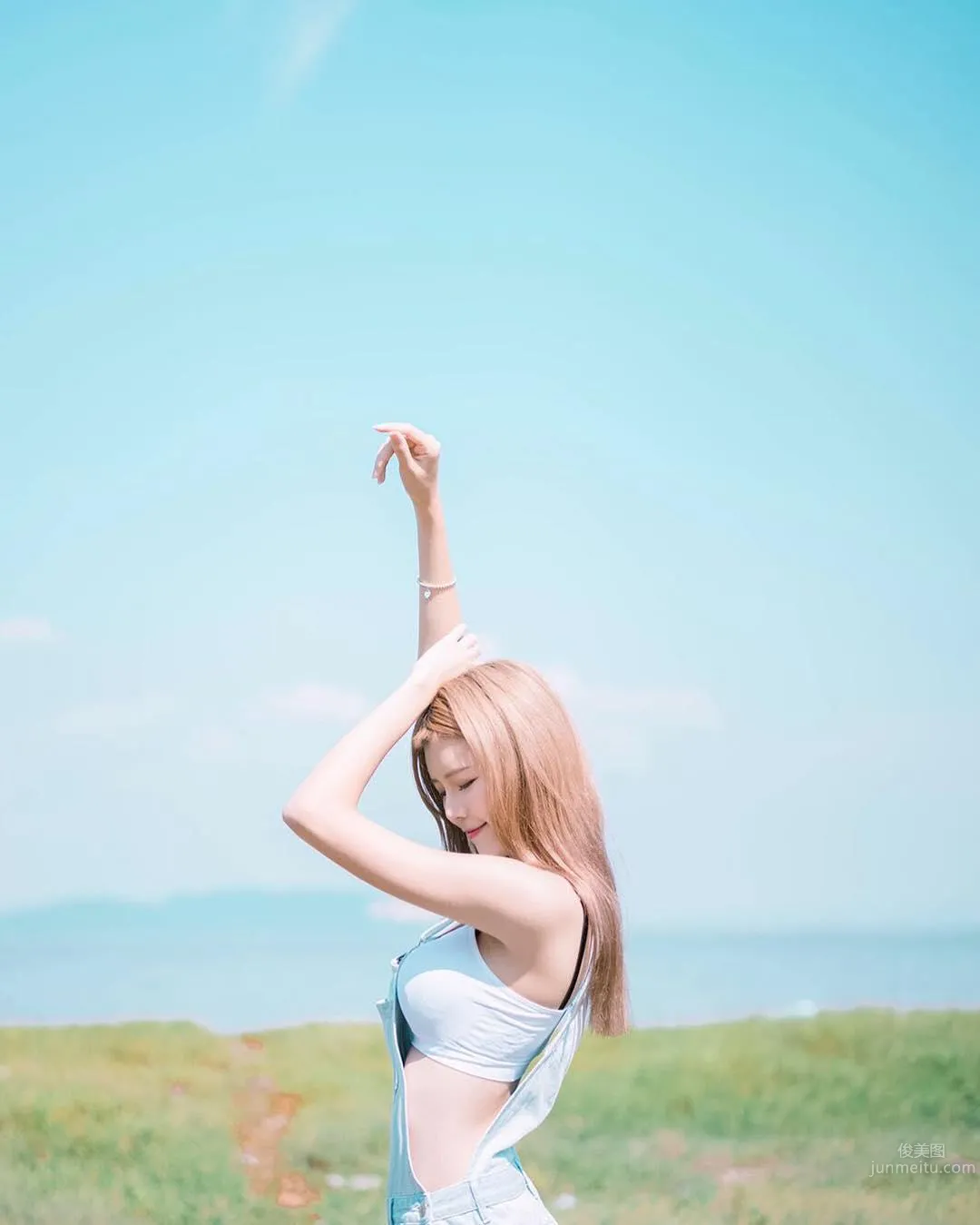 Singapore Beauty Wang Xueting, Snowy Skin and Long Slim Legs Are Super Eye-Catching photo 12