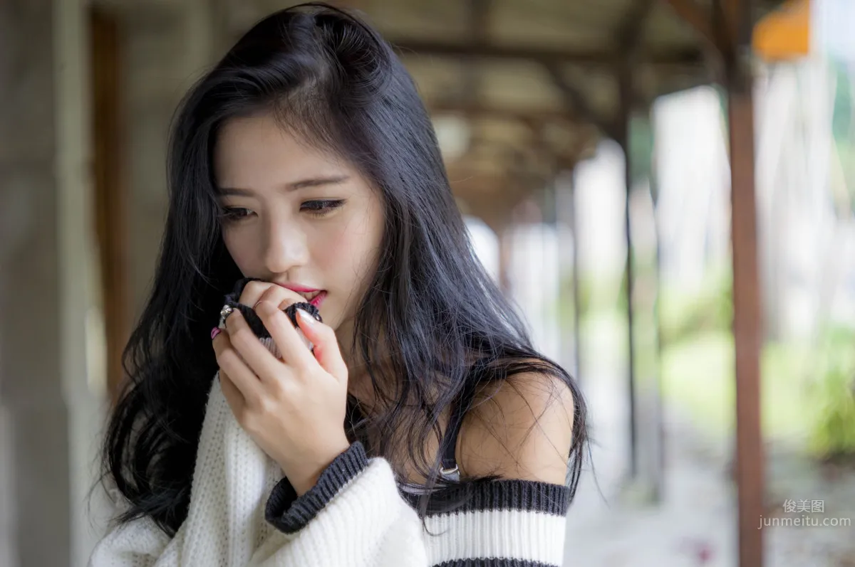 張安琪- 成熟女人寫真之酥肩半露 35