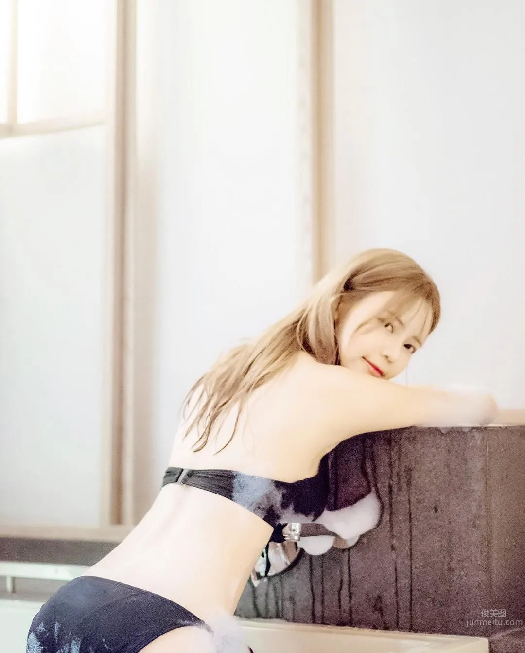 Singapore Beauty Wang Xueting, Snowy Skin and Long Slim Legs Are Super Eye-Catching photo 6
