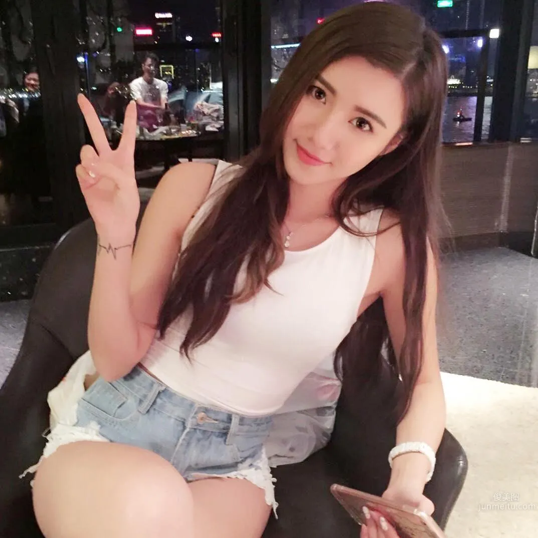 Hong Kong Rising Actress Chen Meiyi IG Private Shoot Beautiful Photos photo 4
