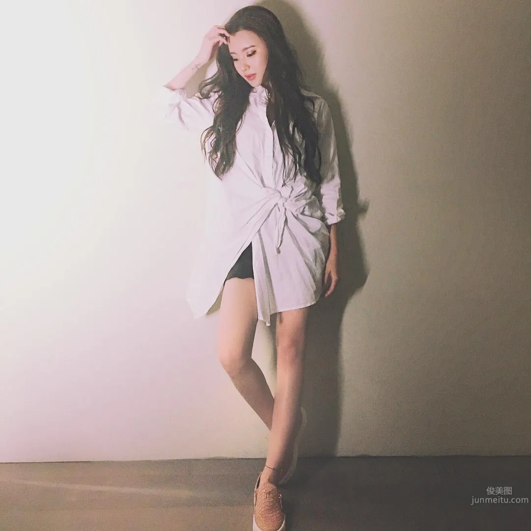 Hong Kong Rising Actress Chen Meiyi IG Private Shoot Beautiful Photos photo 21