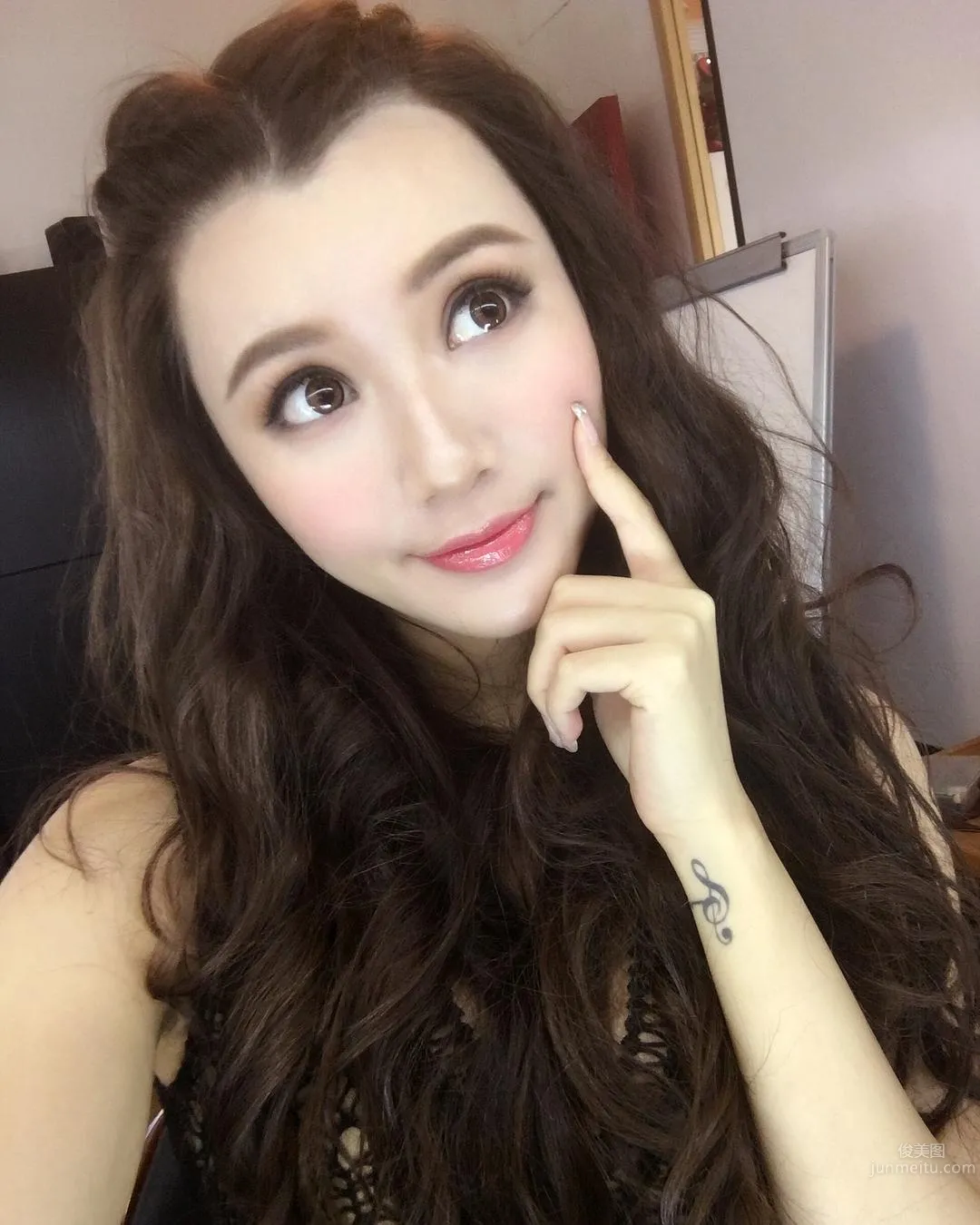 Hong Kong Rising Actress Chen Meiyi IG Private Shoot Beautiful Photos photo 24