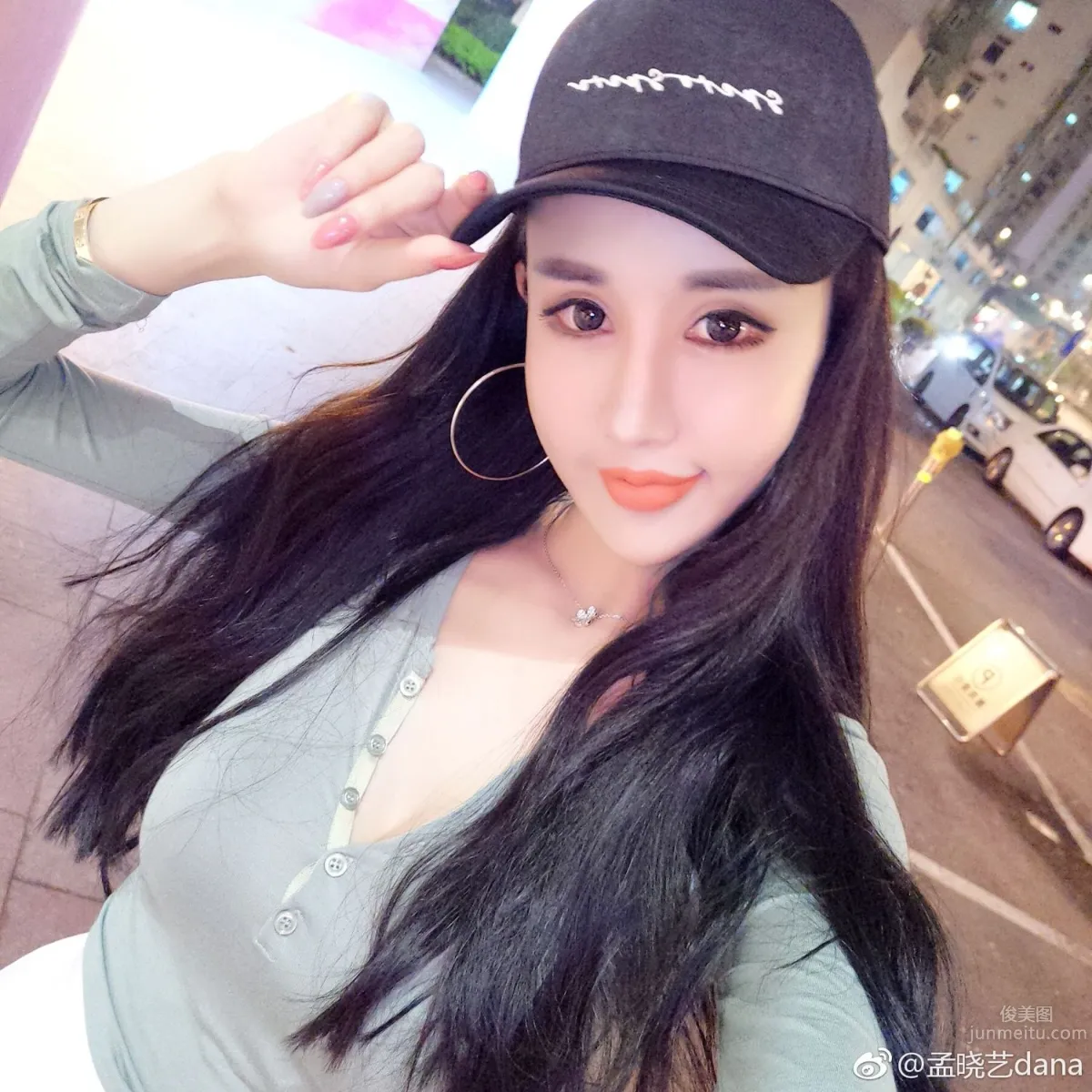 宅男女神孟曉藝 微博時尚性感私房照 16