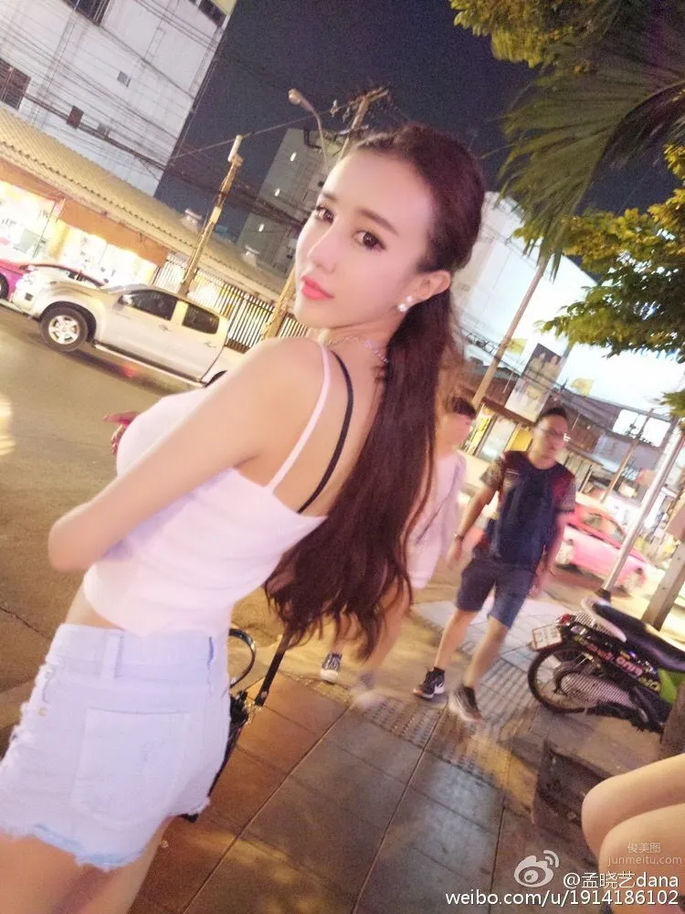 宅男女神孟曉藝 微博時尚性感私房照 36