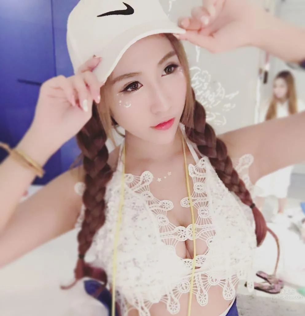 Hong Kong Beauty Bonnie Yiu, Dancing Nightclub Elf photo 2