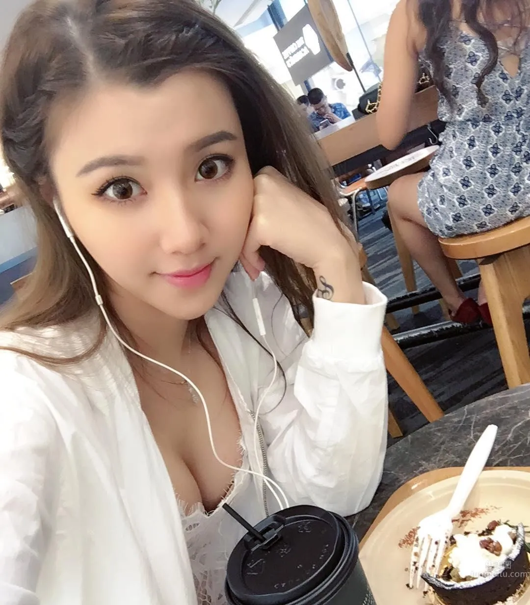 Hong Kong Rising Actress Chen Meiyi IG Private Shoot Beautiful Photos photo 2