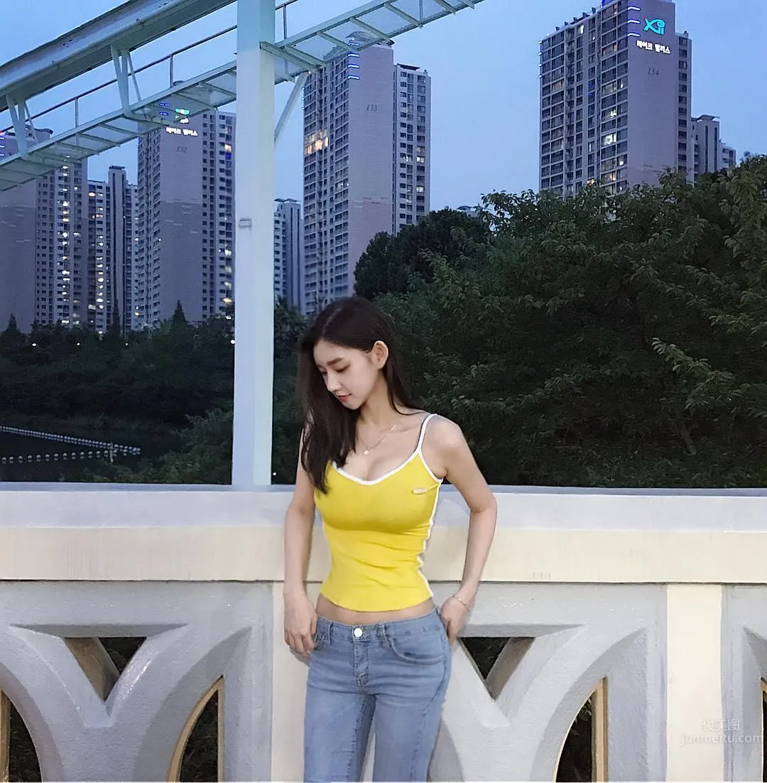 Korean Super Beauty Mi Ryeong Won, Perfect Curves Conquer Netizens photo 37