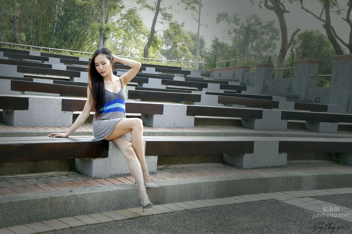 Zeng Yanxi - Mature Woman Series: Fair and Voluptuous photo 1