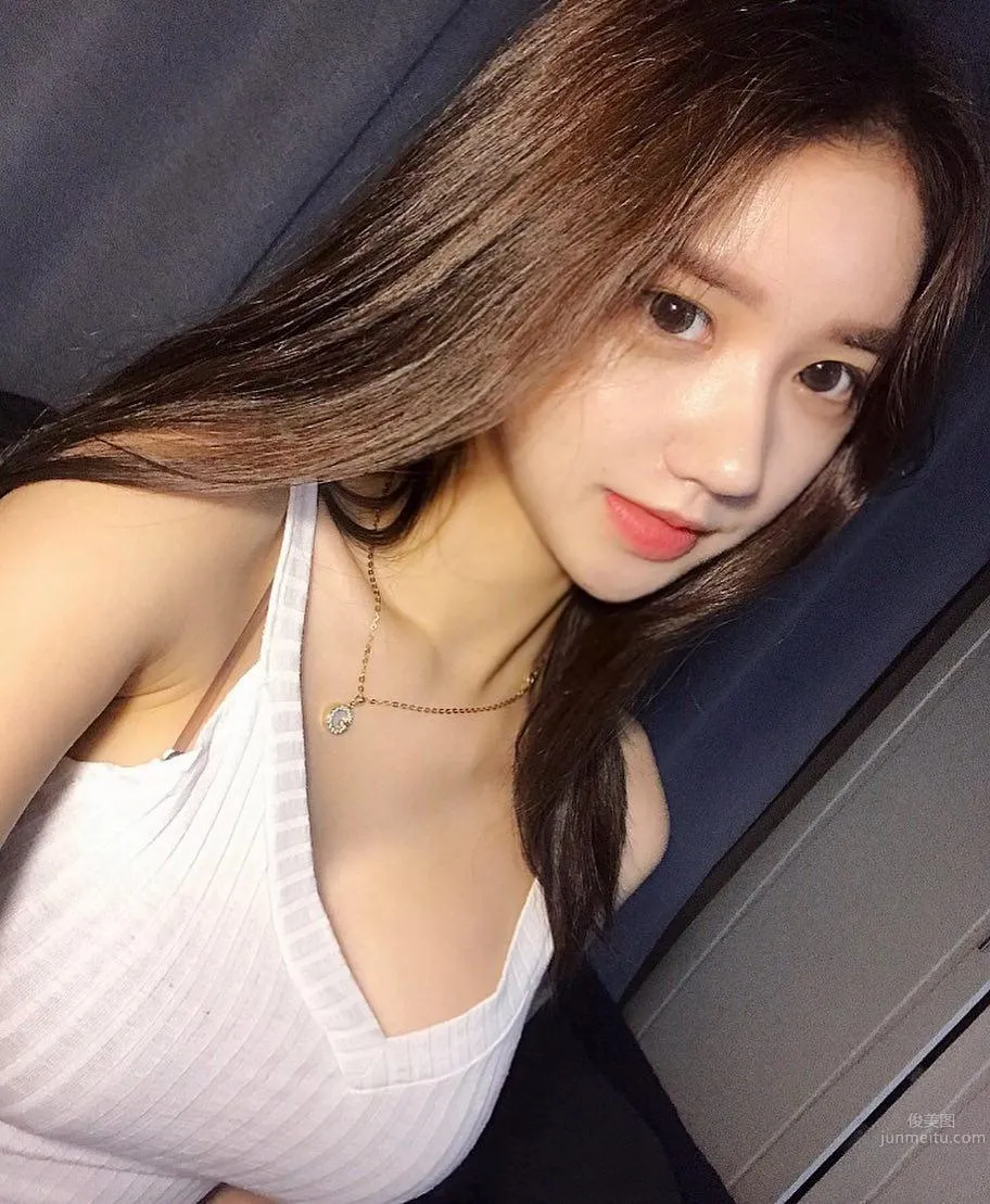 Korean Super Beauty Mi Ryeong Won, Perfect Curves Conquer Netizens photo 27