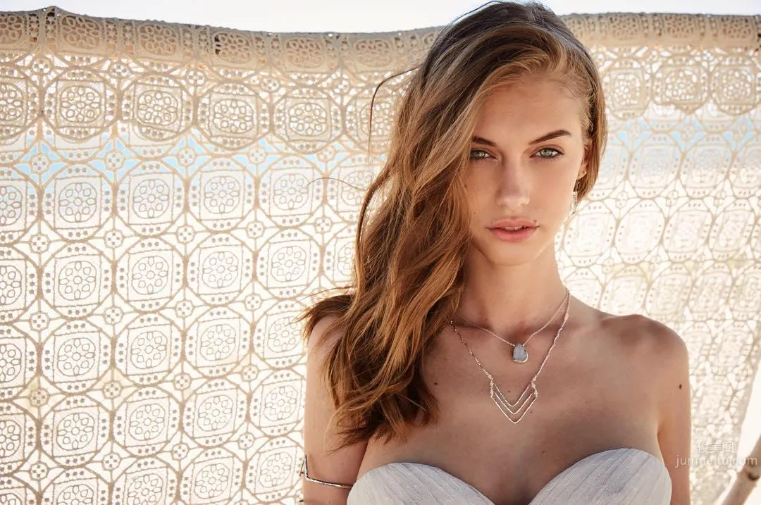 Russian Young Model Yulia Rose, The Fighting Nation's Golden-Haired Beauty photo 3
