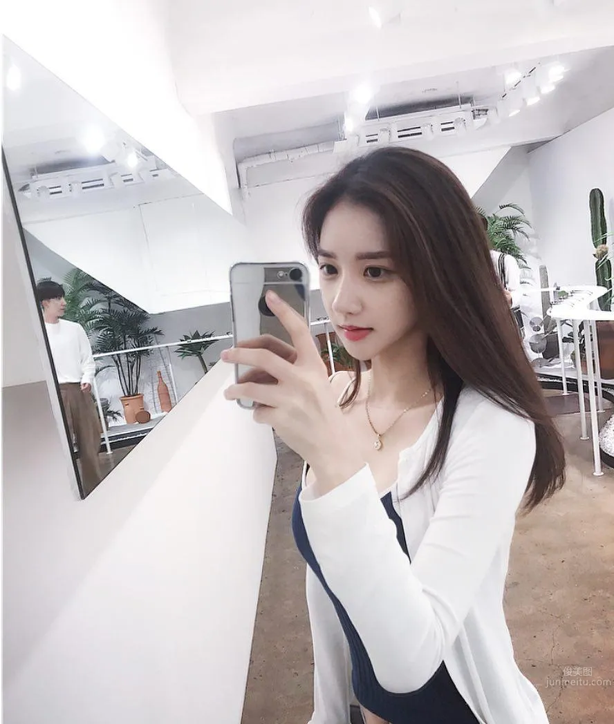 Korean Super Beauty Mi Ryeong Won, Perfect Curves Conquer Netizens photo 32