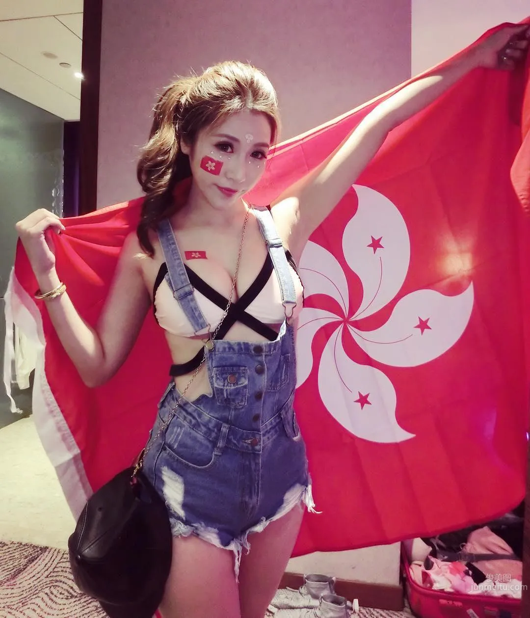 Hong Kong Beauty Bonnie Yiu, Dancing Nightclub Elf photo 5