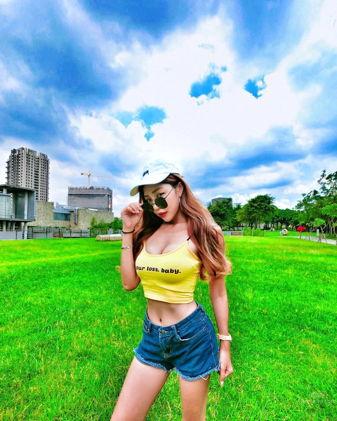 Beauty Blogger Lin Qian, Catching the Tail of Summer photo 22