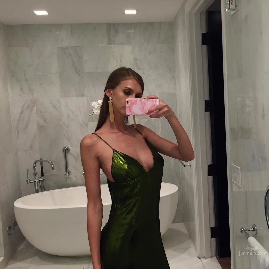Russian Young Model Yulia Rose, The Fighting Nation's Golden-Haired Beauty photo 12