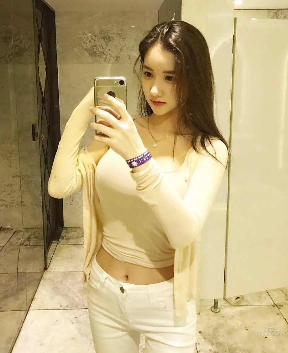 Korean Super Beauty Mi Ryeong Won, Perfect Curves Conquer Netizens photo 34