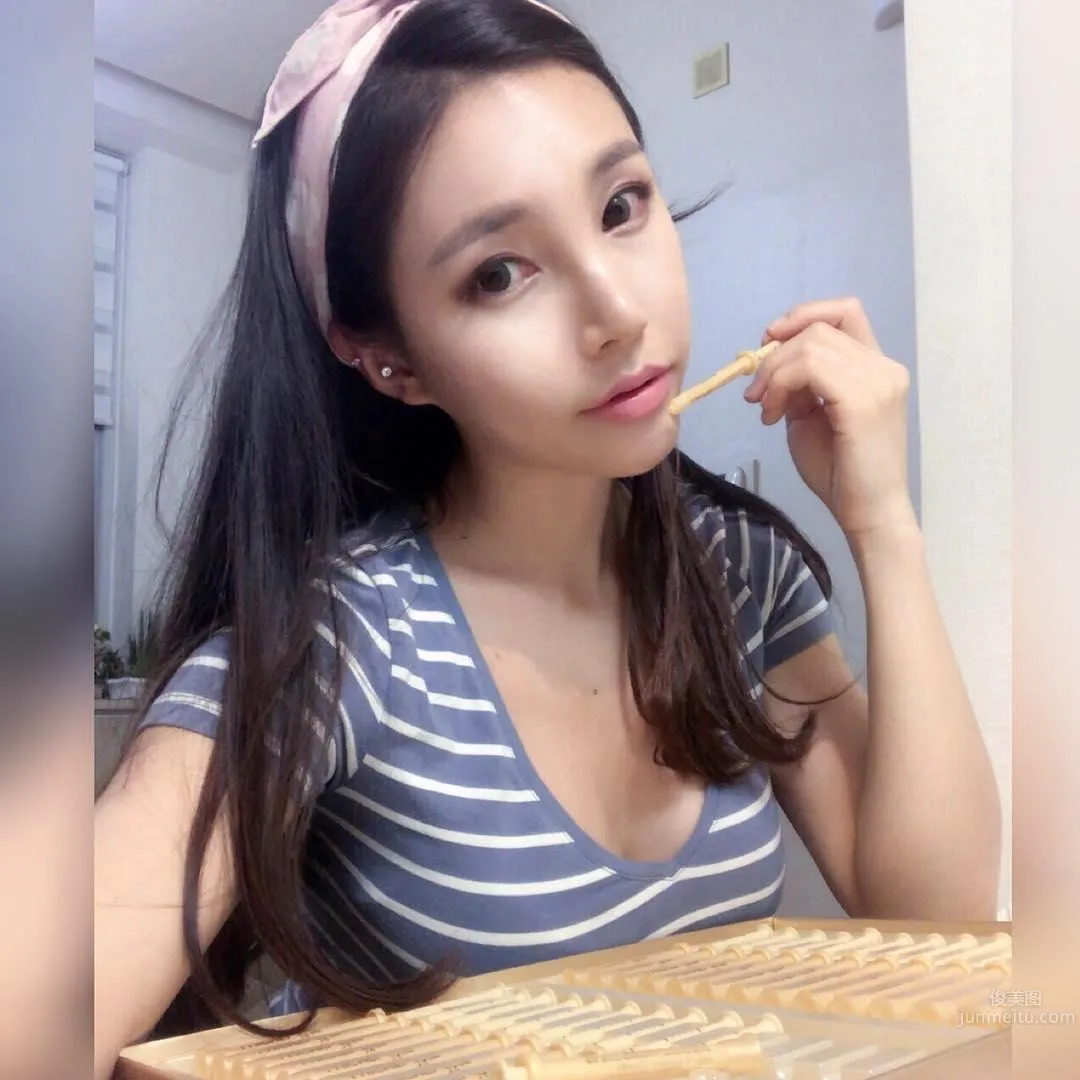 健身模特고다연 极品S级车头灯身材_9
