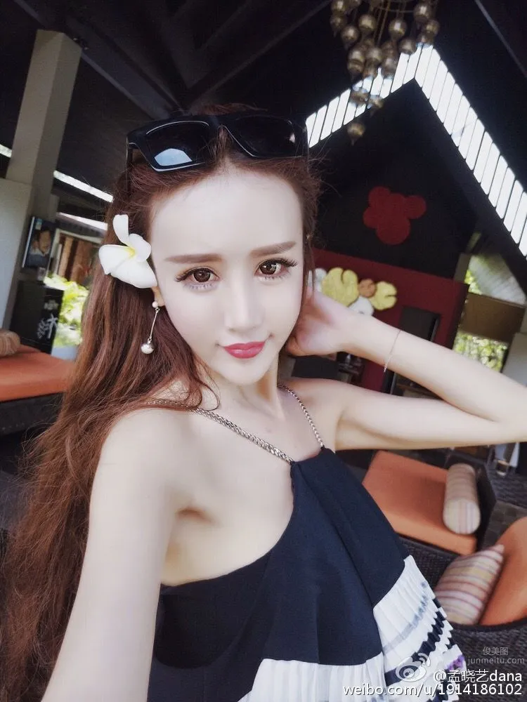 宅男女神孟曉藝 微博時尚性感私房照 28